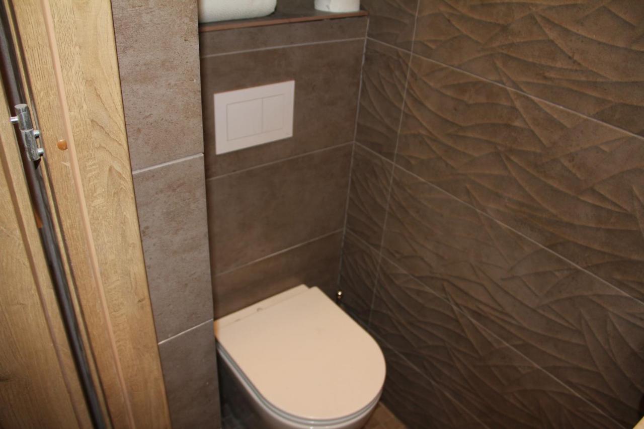 Green Oaks Private Rooms With Private Shower Клайпеда Екстериор снимка