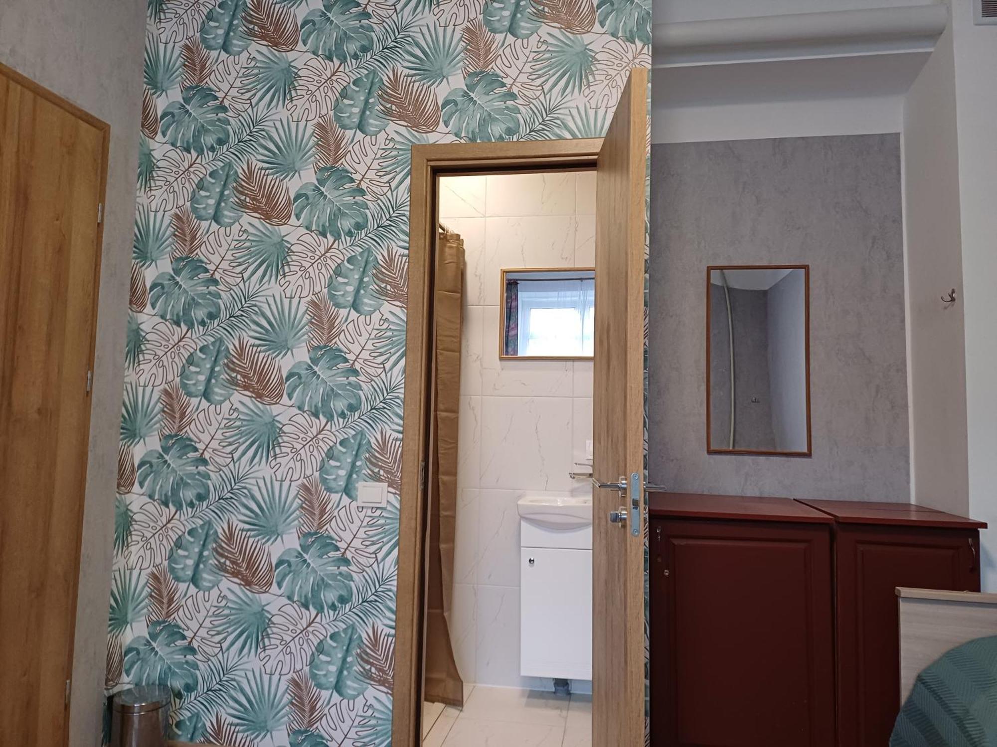 Green Oaks Private Rooms With Private Shower Клайпеда Екстериор снимка